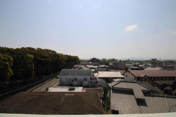 ファヴィオ博物館前