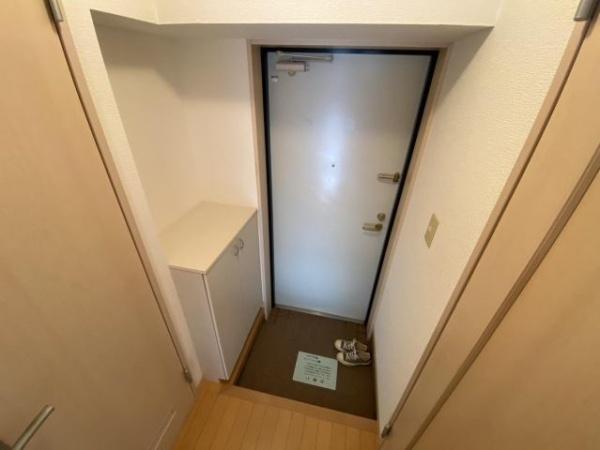 シャンテ恒久(玄関)