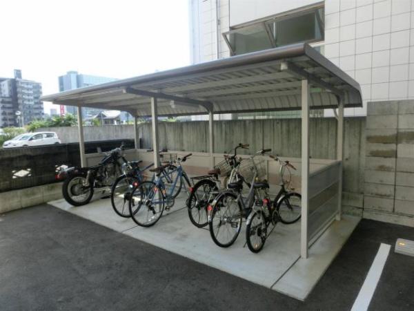Bonhill駅前