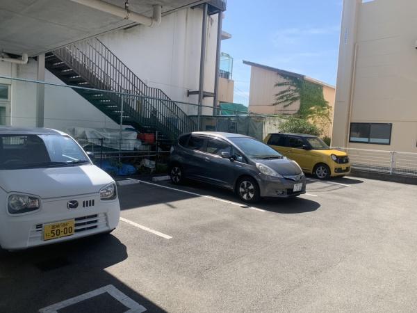 AKHK(駐車場)