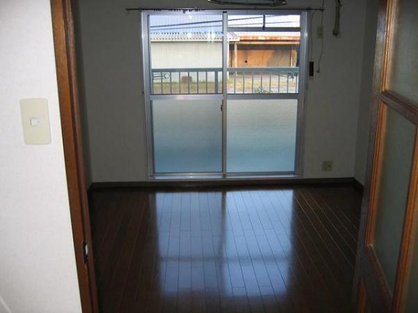 ベルトピア宮崎14(洋室)