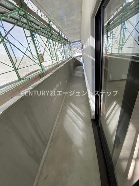 NEIGHBORS(バルコニー)