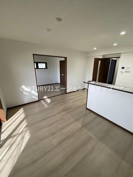 NEIGHBORS(リビング)