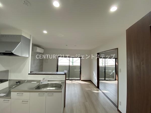 NEIGHBORS(リビング)