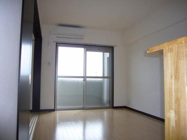 ヴィラ　ミモザ