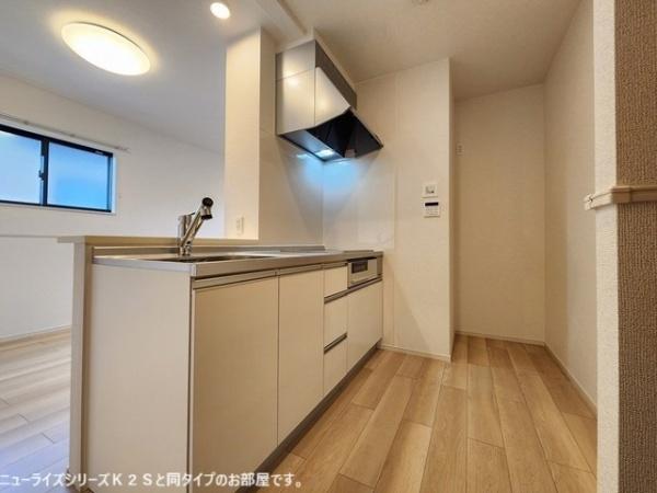 シャルフ　赤江　３