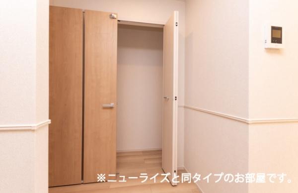 シャルフ　赤江　１