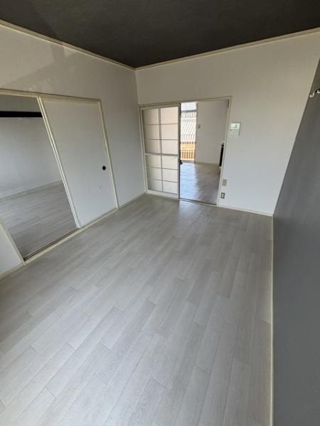 ｒｏｏｍ．三々五々　Ｂ