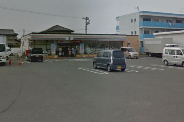 グリーン　パイン　ハイツ１(セブンイレブン飛江田店)