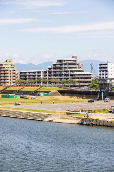宮崎市鶴島１丁目のマンション