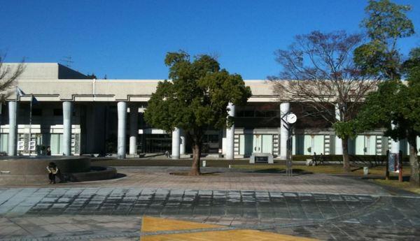 クレール神宮(宮崎県立図書館)