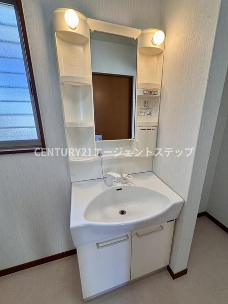 権現町貸家