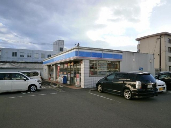 宮崎市江平中町のアパート(ローソン宮崎江平中町店)