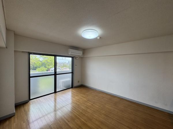 ロワイヤルヒルズ壱番館