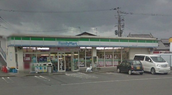 デュオロッサ(ファミリーマート恒久四丁目店)