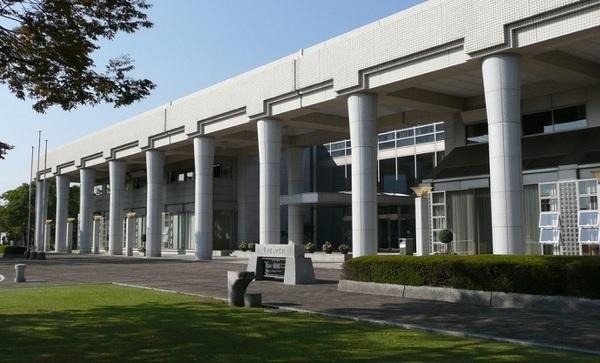 ファヴィオ神宮西(県立図書館)