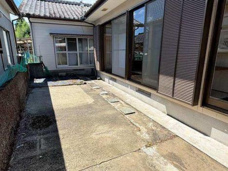 松浦佐土原貸家