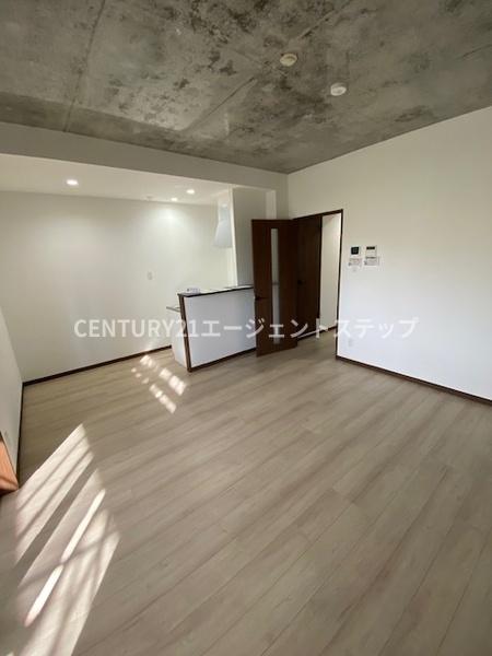 NEIGHBORS(リビング)