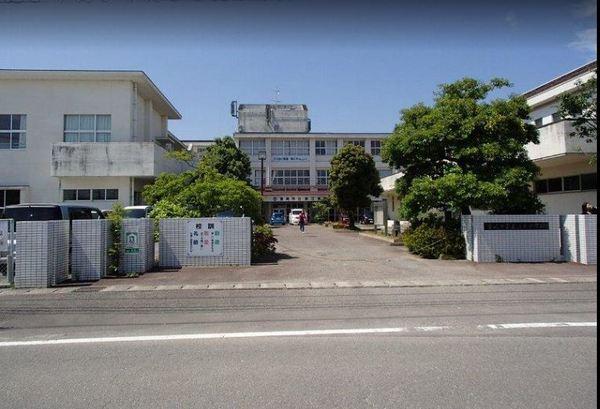 Ｌ‘ＡＬＬＵＲＥ(宮崎市立赤江東中学校)