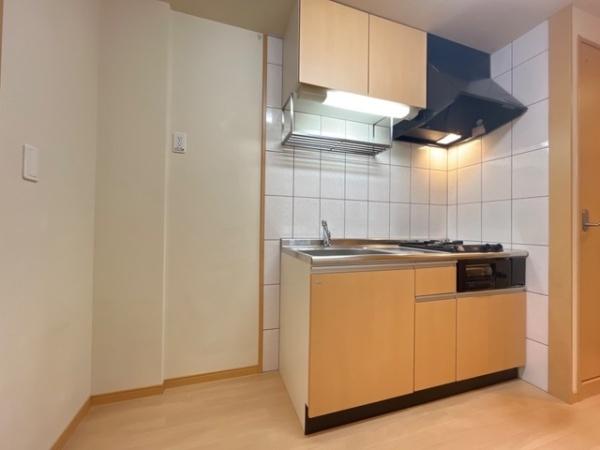 木屋 EAST(キッチン)