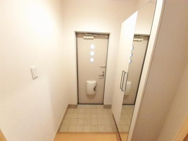 ジュネス原2番館(玄関)