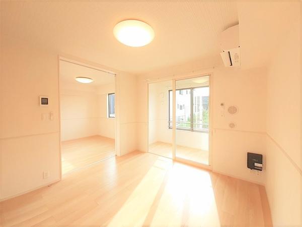 トゥーザ・ムーン2A(リビング)