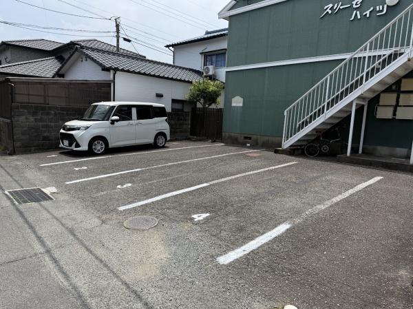 スリーゼハイツ