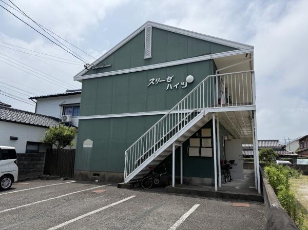 スリーゼハイツ
