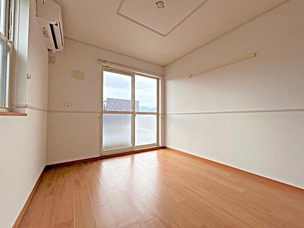 ムーンリバー2(洋室)