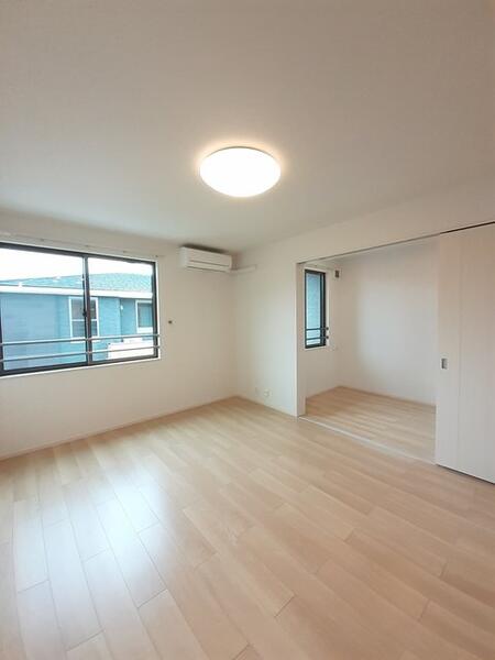 アザール 3(リビング)