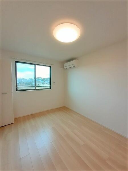 アザール 3(洋室)