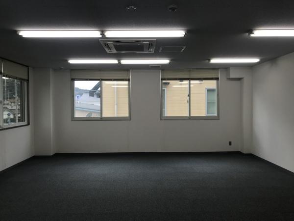 唐津市和多田南先石の事務所