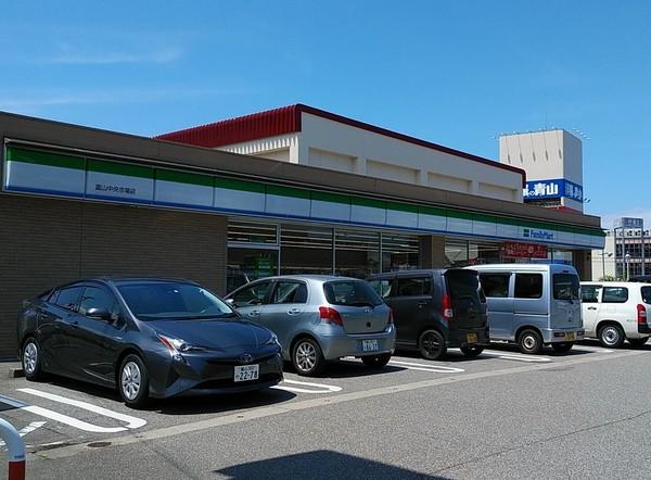 RO-LEX掛尾ビル(ファミリーマート富山中央市場店)