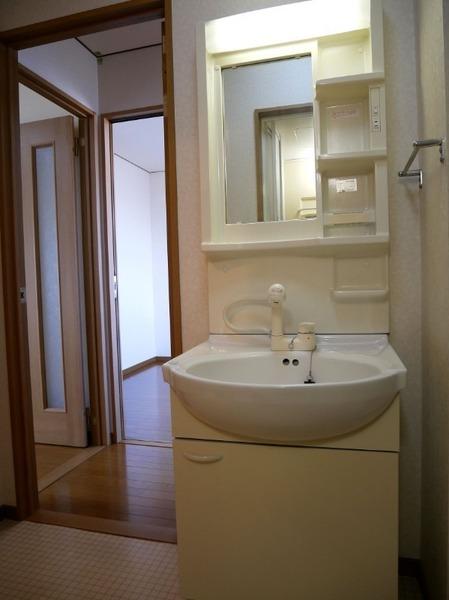 富山市中川原のアパート