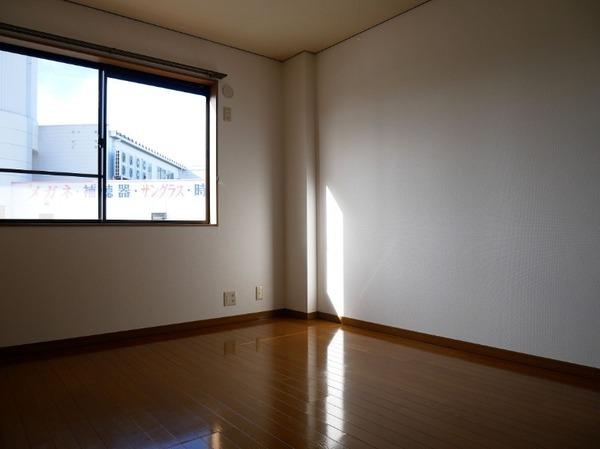 富山市中川原のアパート