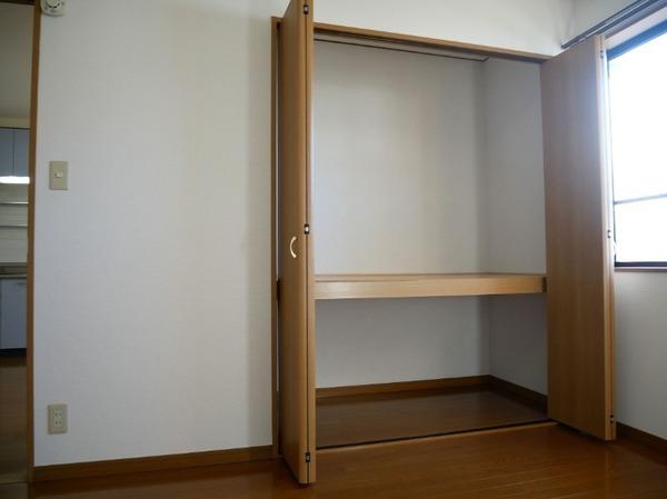 富山市中川原のアパート