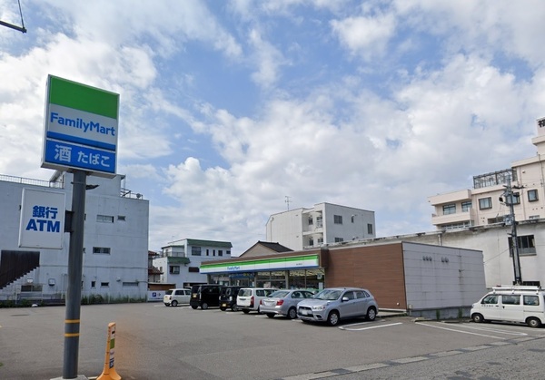 富山市稲荷町1丁目のアパート(ファミリーマート富山東町店)
