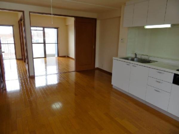 富山市千石町３丁目のマンション