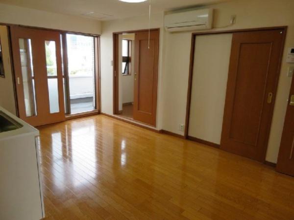 富山市千石町３丁目のマンション