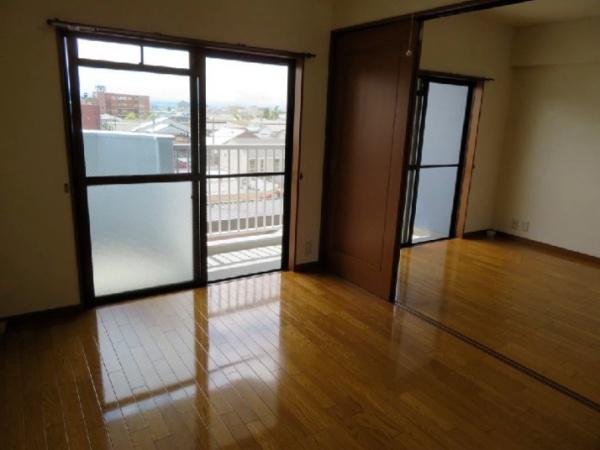 富山市千石町３丁目のマンション