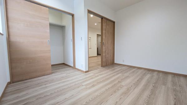 富山市高屋敷のアパート