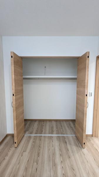 富山市高屋敷のアパート