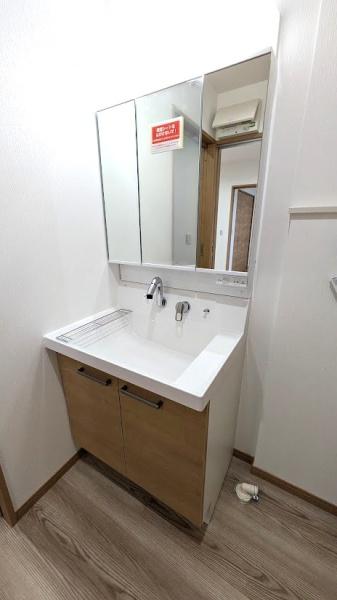 富山市高屋敷のアパート
