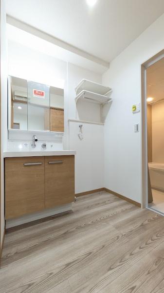 富山市高屋敷のアパート
