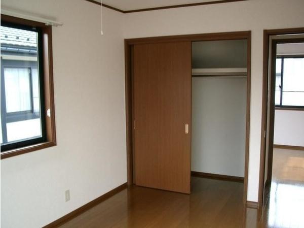 富山市西長江２丁目のテラスハウス
