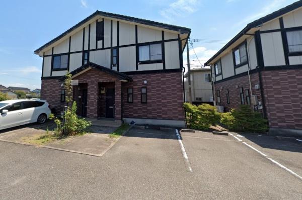 富山市西長江２丁目のテラスハウス