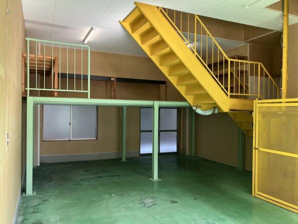 三番町倉庫付き事務所