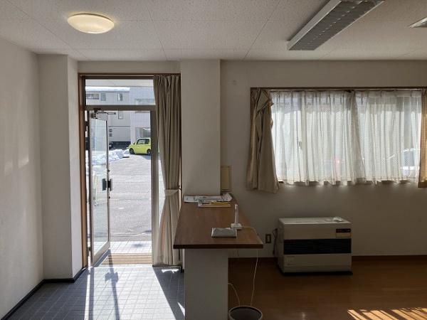 三番町倉庫付き事務所