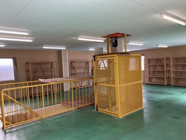 三番町倉庫付き事務所