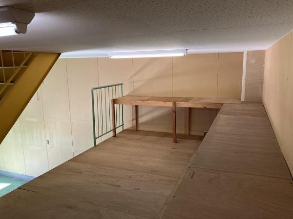 三番町倉庫付き事務所